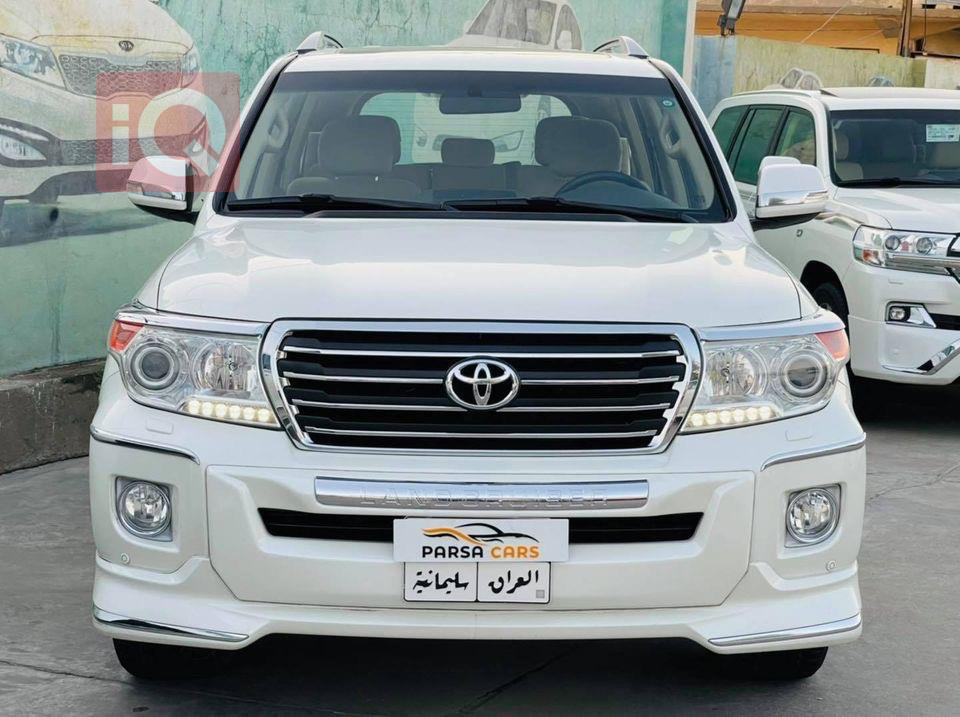 تۆیۆتا لاند کروزەر